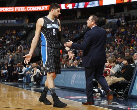 替补席清楚 替补席清楚