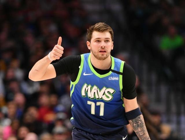 一方面强调 一方面强调