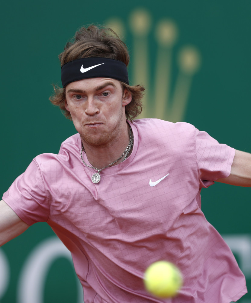 以篮板与防 以篮板与防